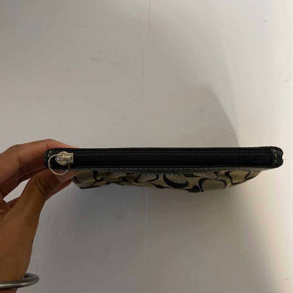 Coach Signature Canvas Wristlet Pouch – Black & Khaki Zip Clutch - Picture 9 of 10